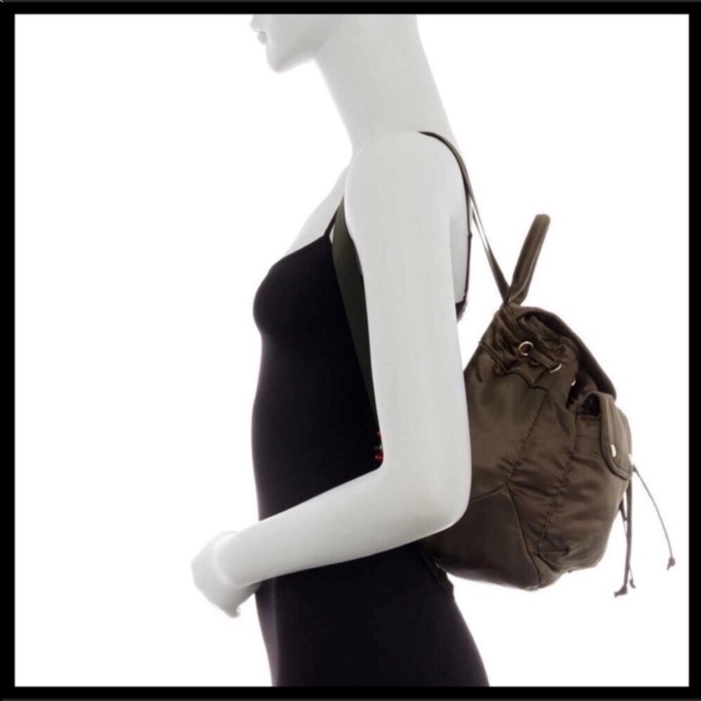 STEVE MADDEN LUXE MINI BACKPACK BUCKET BAG - Picture 7 of 8